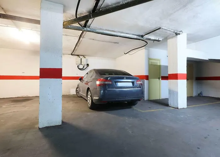 Duque De Hornachuelos, Parking En Pleno Centro